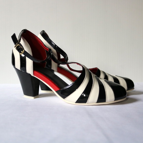 Lola Romona Patent Leather Retro Heels EU 39 (US 8.5)Black White Stripe T-Strap - Picture 3 of 7